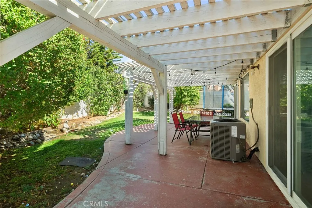 5729 El Palomino, Jurupa Valley, California 92509 home-pic-27